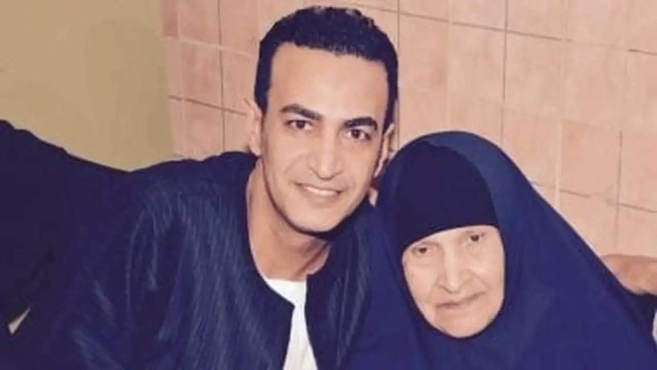 فاجعة مؤلمة: سمسم شهاب يعلن عن وفاة والدته بعد معاناة طويلة